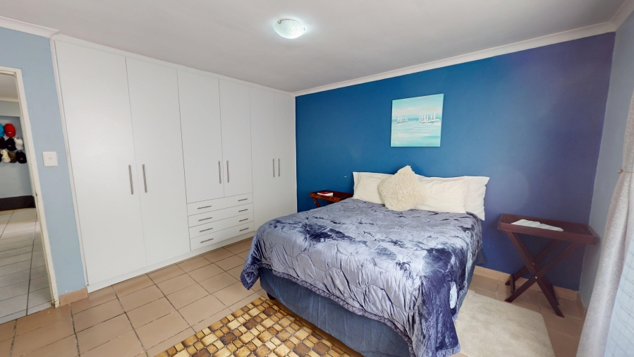 6 Bedroom Property for Sale in Malibu Village Western Cape